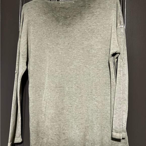 Flora Ashley lightweight sweater top with silver sheen - Picture 4 of 6